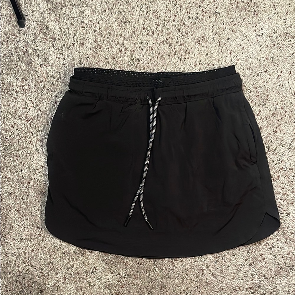 Athleta Trekkie Crest Skort Size 2